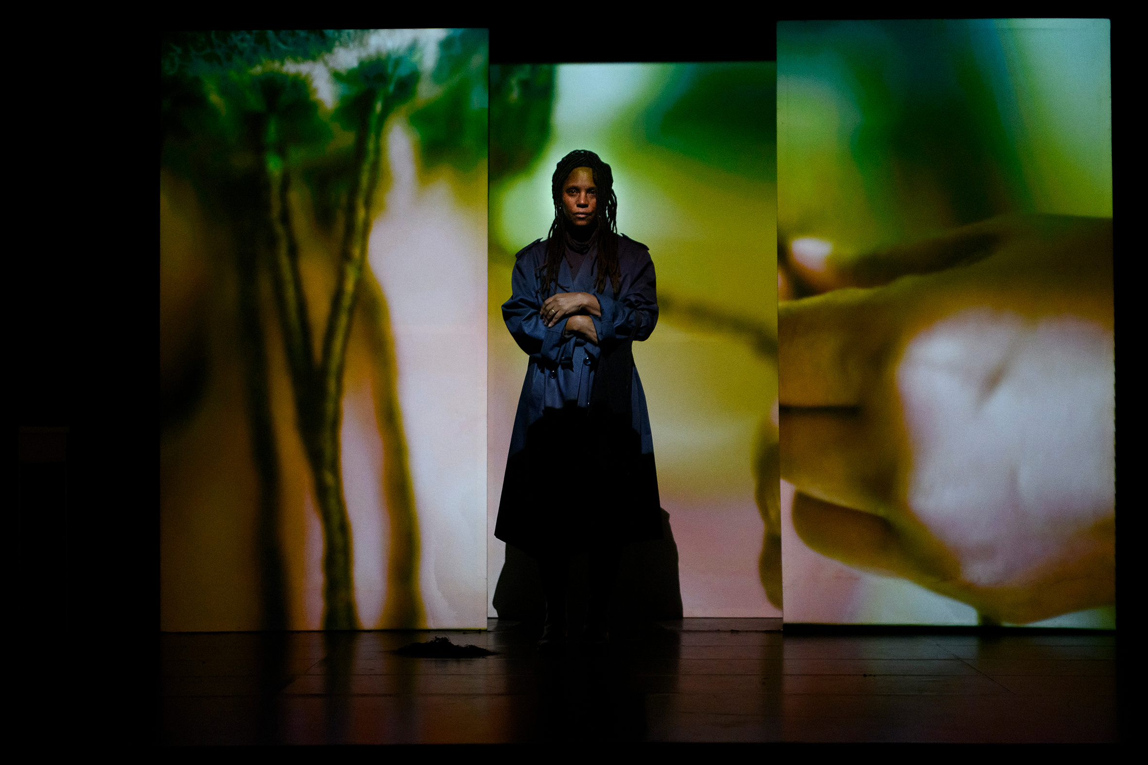 Déraciné — performance scénique